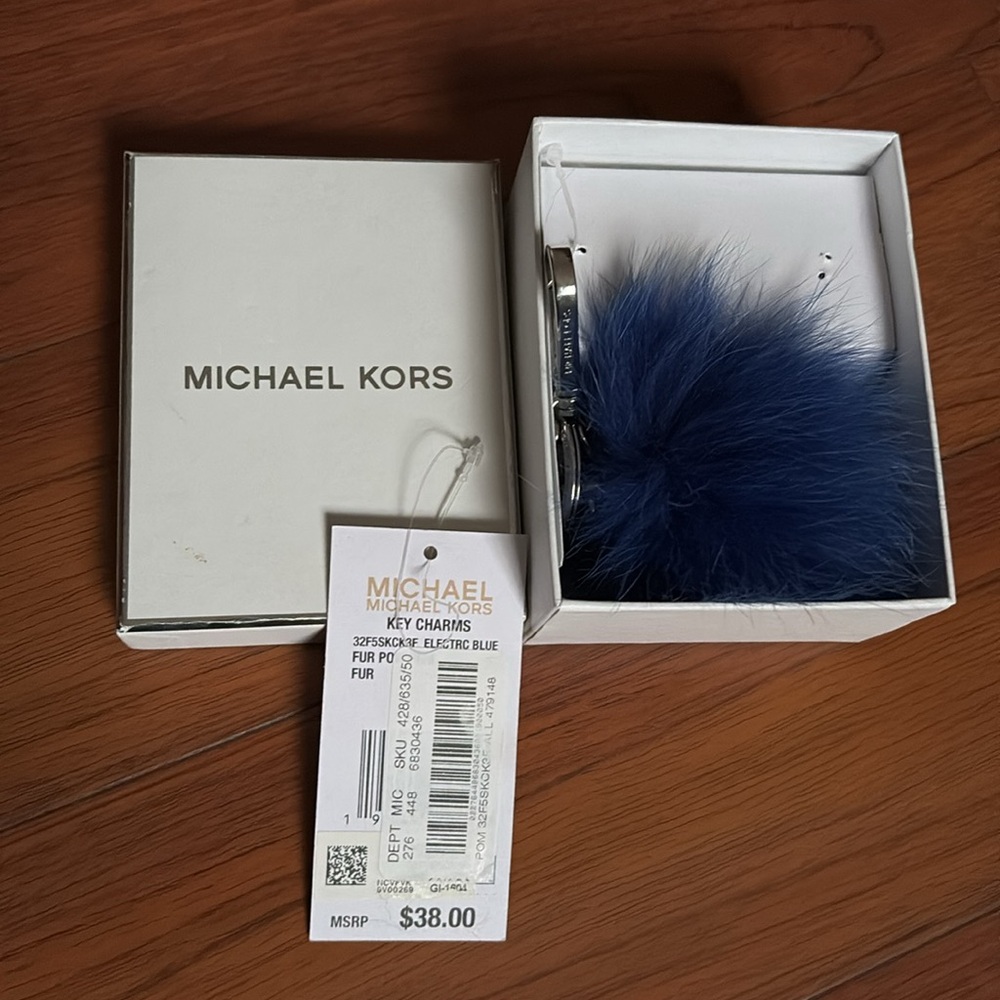 MK Key charms blue fur